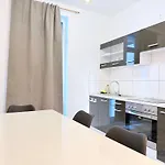 Apartment Koelner Street Loft ,neu Renoviert Fuer Bis Zu 5 Personen Mit Kueche Und Bad Dusseldorf