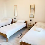 Kölner Street Loft ,Neu Renoviert für bis zu 5 Personen mit Küche und Bad