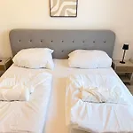 Apartment Kölner Street Loft ,neu Renoviert Für Bis Zu 5 Personen Mit Küche Und Bad *