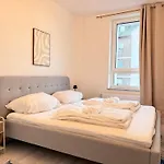 Kölner Street Loft ,neu Renoviert Für Bis Zu 5 Personen Mit Küche Und Bad * Düsseldorf
