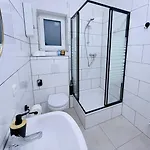 Kölner Street Loft ,neu Renoviert Für Bis Zu 5 Personen Mit Küche Und Bad Apartment